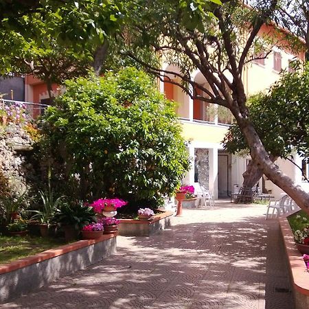 Orchidea Residence Hotel Finale Ligure Esterno foto