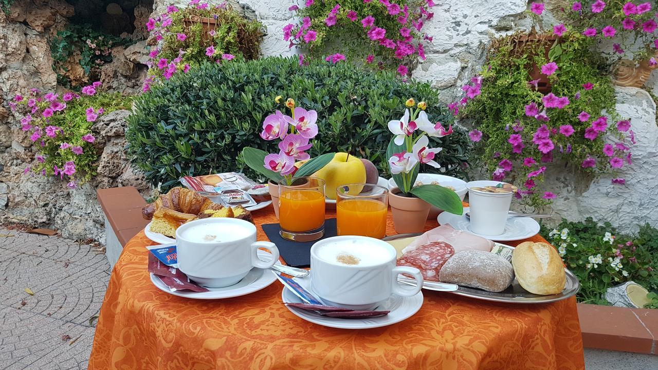 Orchidea Residence Hotel Finale Ligure Esterno foto