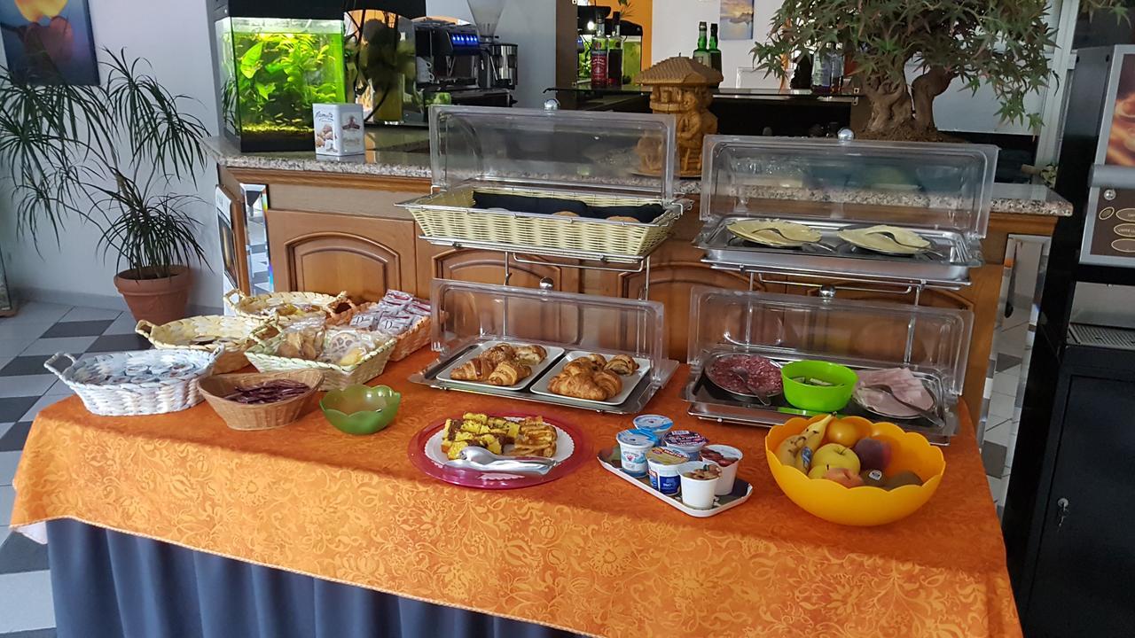 Orchidea Residence Hotel Finale Ligure Esterno foto