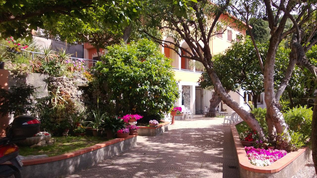 Orchidea Residence Hotel Finale Ligure Esterno foto